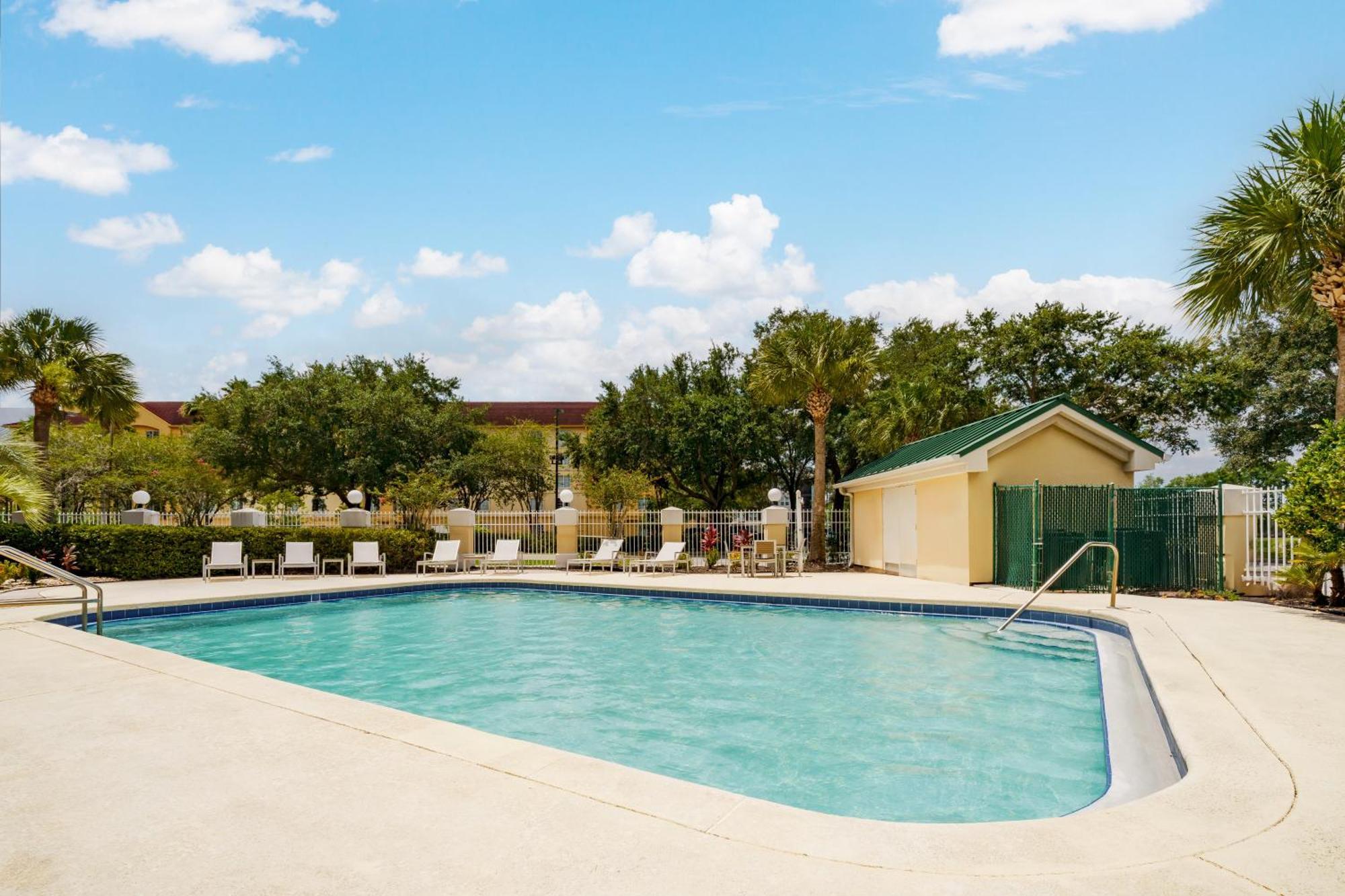 Country Inn & Suites By Radisson, Orlando Airport, Fl Dış mekan fotoğraf
